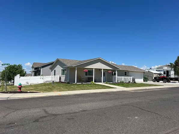922 Skyline Dr, Douglas, WY 82633
