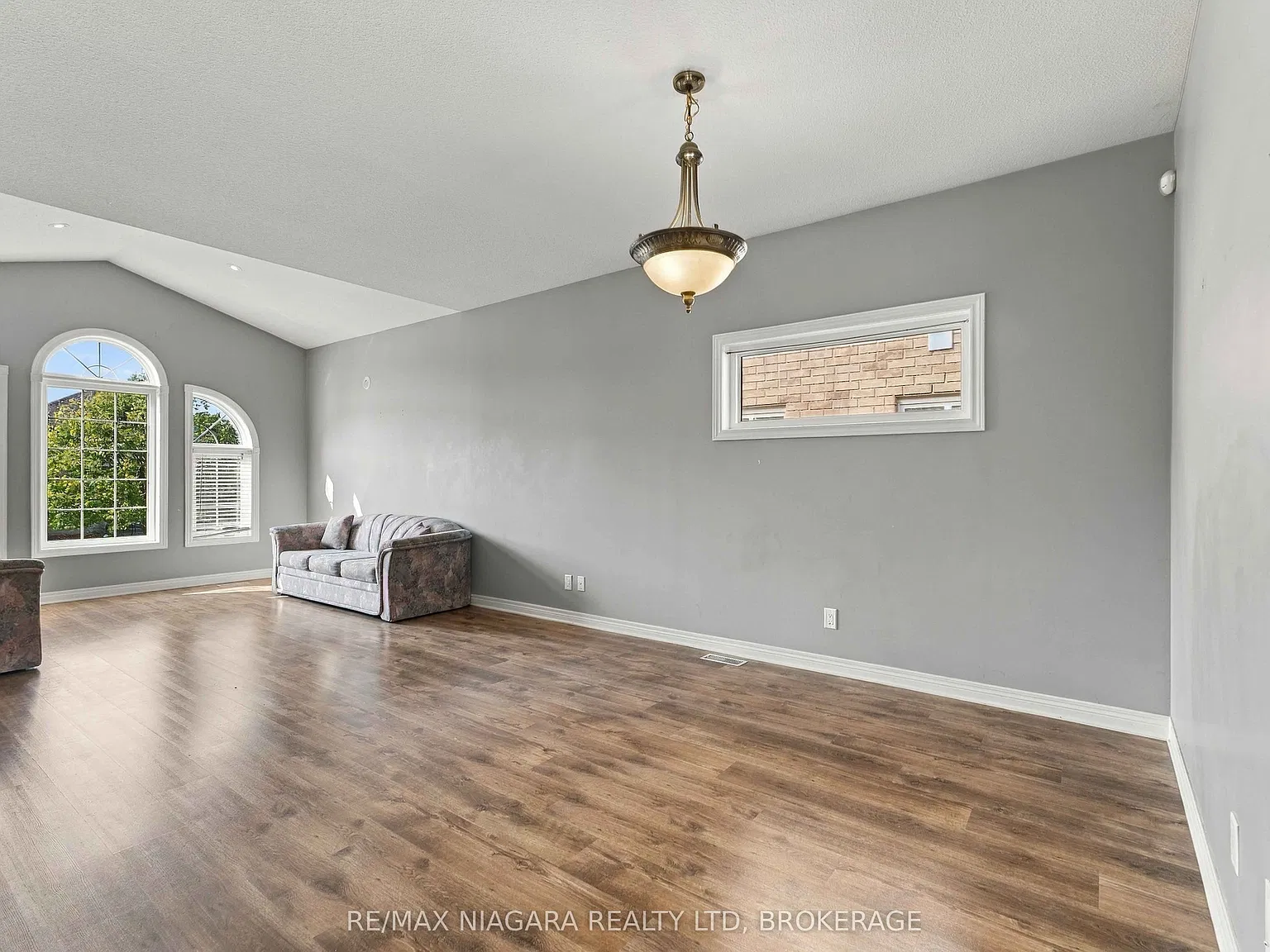 5 bed, $3,100 — Photo 3