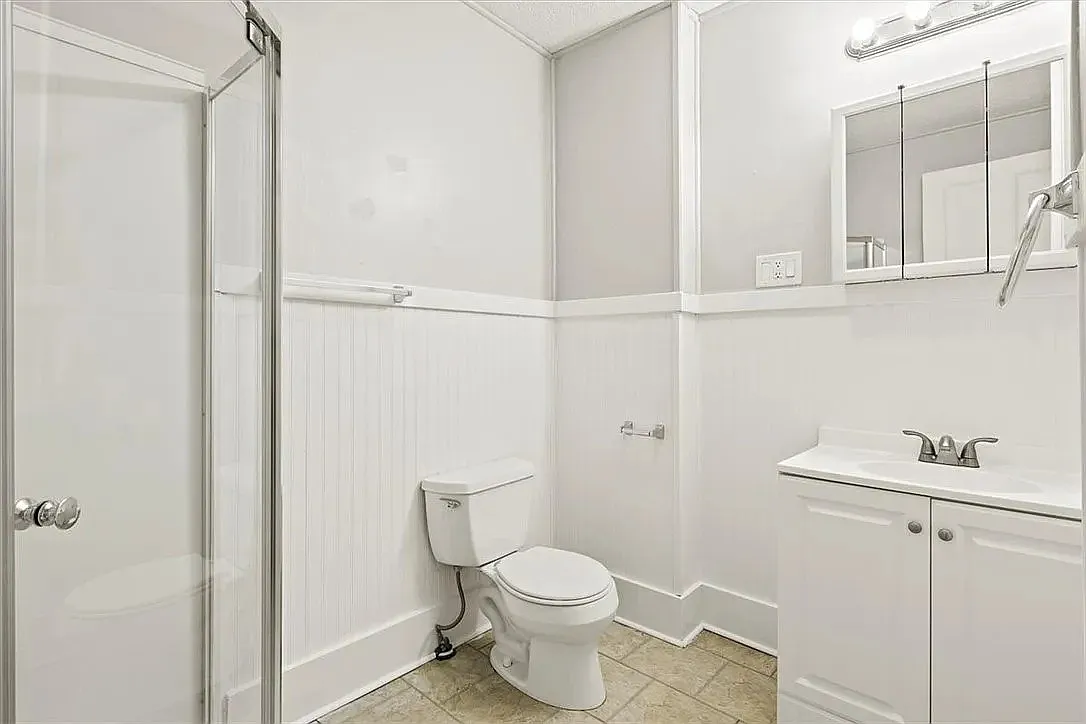 165 Thurston Rd — Photo 2