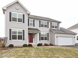 2013 Mayfair Dr, Island Lake, IL 60042