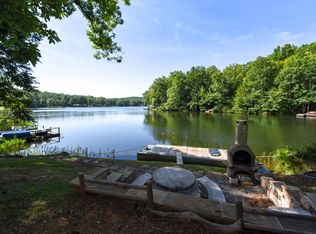 5604 Lakeshore Dr, Tallassee, TN 37878