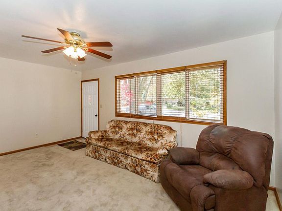 3rd image of 2302 Furman Dr
