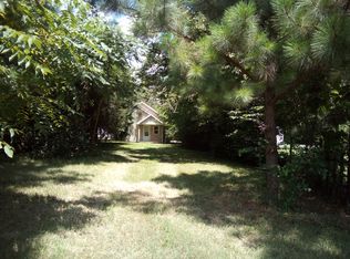 15 Wise St, Eldorado, IL 62930