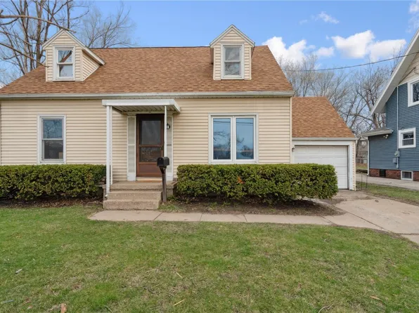 128 28th Street Dr SE, Cedar Rapids, IA 52403