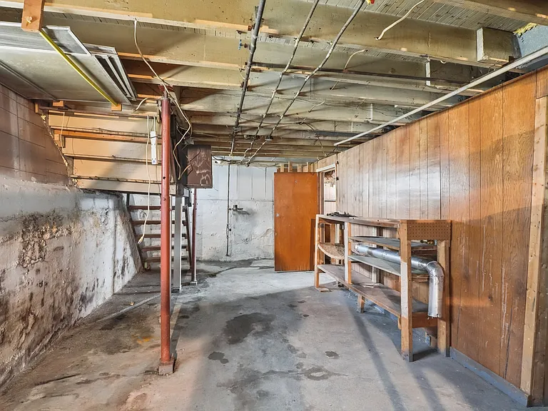 107 Ullman St — Photo 15