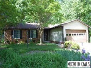 10010 Silver Lake Ct, Charlotte, NC 28277