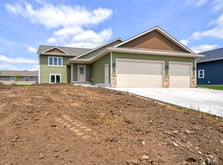 230 7th Ave SE, Plainview, MN 55964