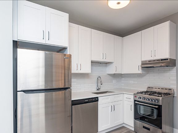 4th image of 3933 N Janssen Ave #37-3