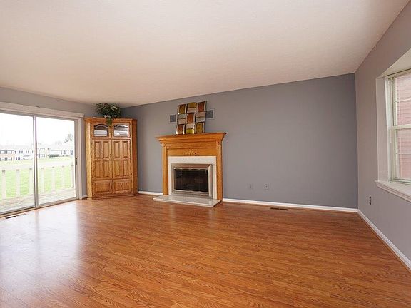 5th image of 3 Old Duxbury Ct #27