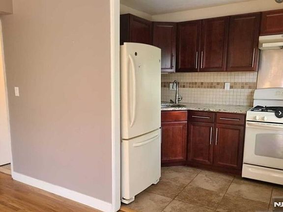 5th image of 1575 Center Ave APT 5F