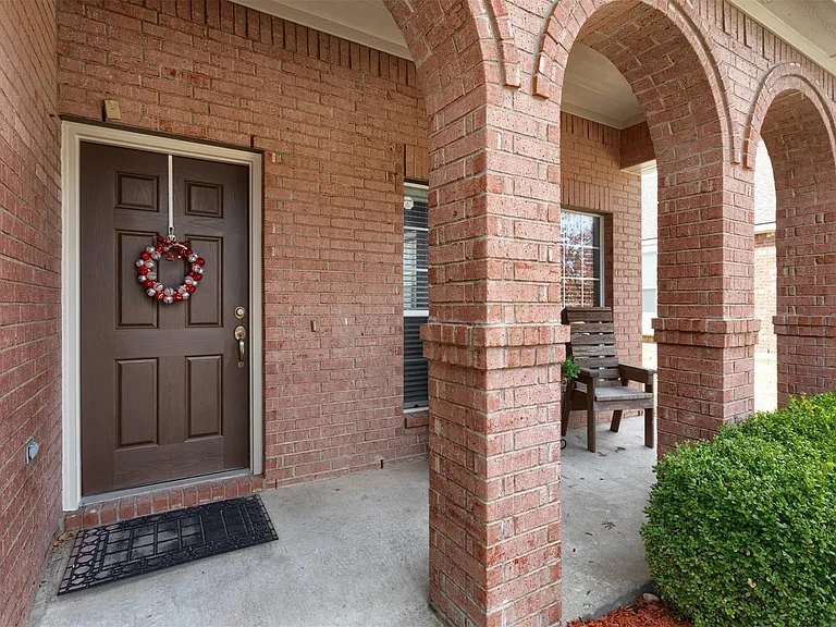1612 Warm Springs Dr — Photo 3