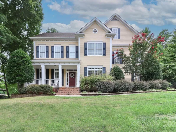 173 Hunters Hill Dr, Statesville, NC 28677