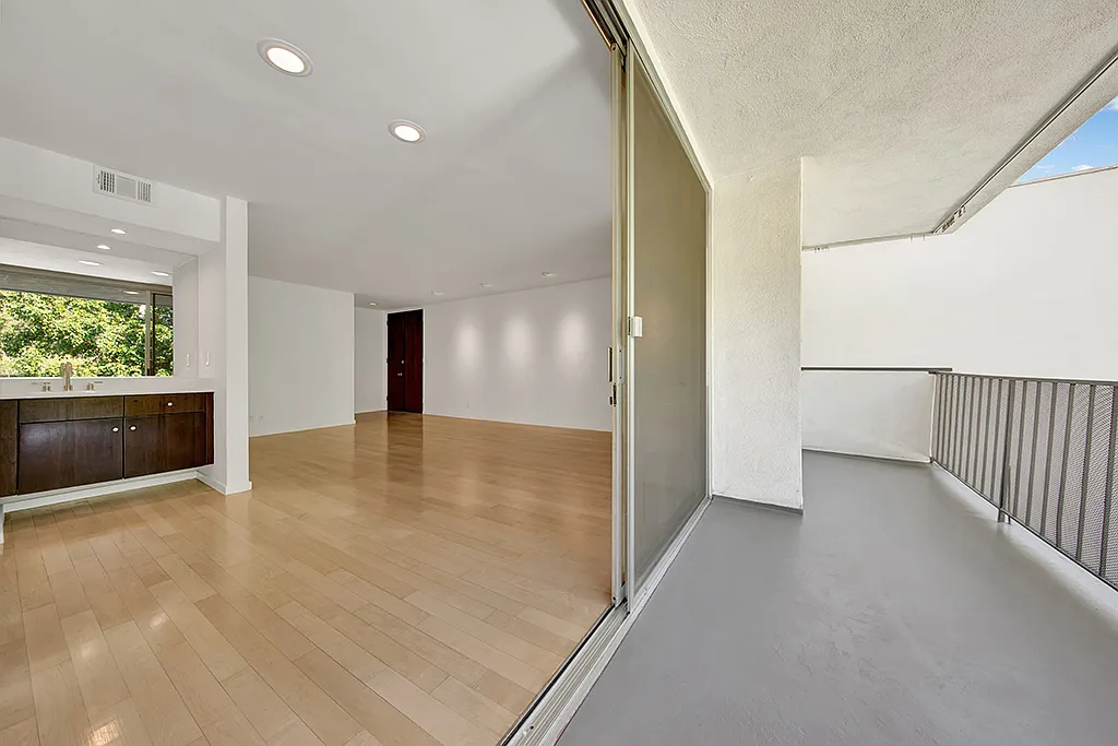 2 bed, 1300 sqft, $4,785 — Photo 4