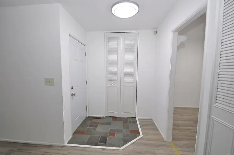 4841 Huntley Ct — Photo 2