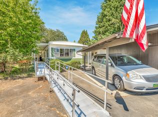 611 Woodlawn Cir, Grants Pass, OR 97526