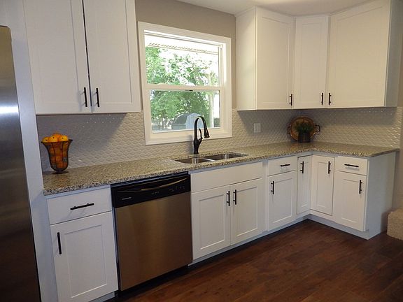 4th image of 23807 Cottonwood Ln