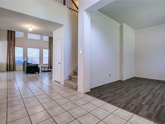 3rd image of 3503 Barberry Dr