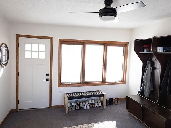 5th image of 204 Clary St W