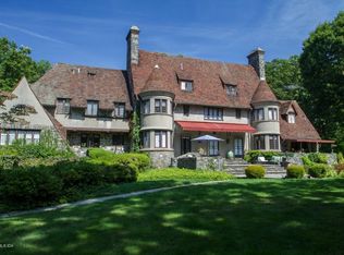 76 Khakum Wood Rd, Greenwich, CT 06831