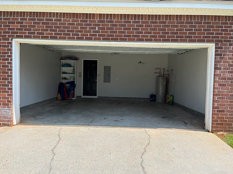 2 car garage parking