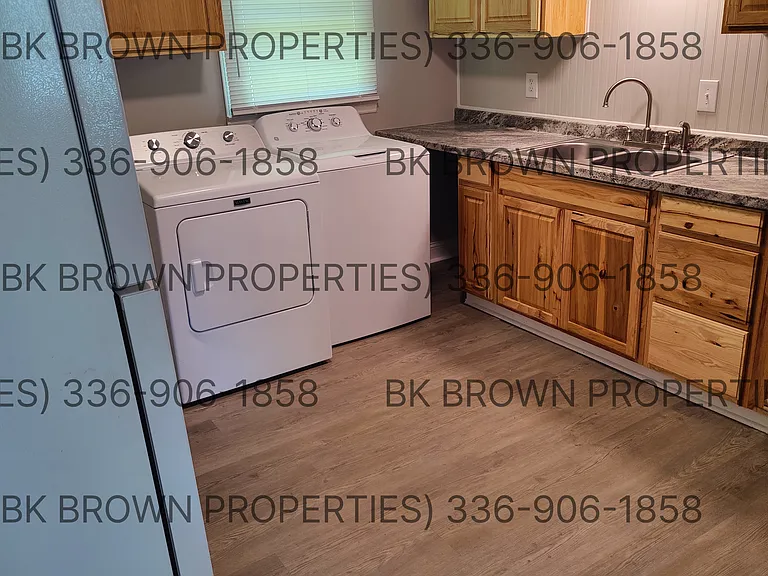 517 W Ward Ave #A — Photo 4