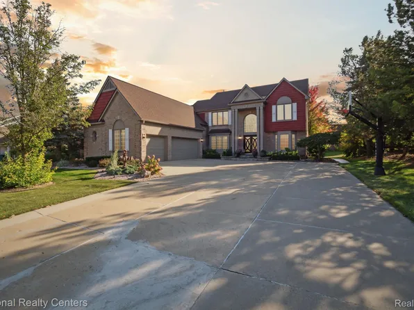 50983 Weston Dr, Plymouth, MI 48170