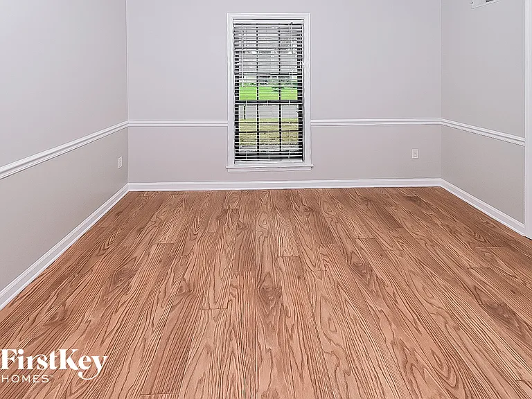 7066 Scepter Dr — Photo 12