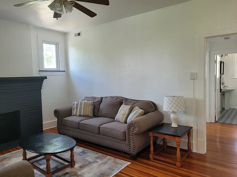 306 Jackson St — Photo 7