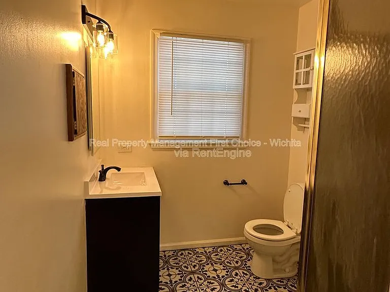333 N Oliver St — Photo 9