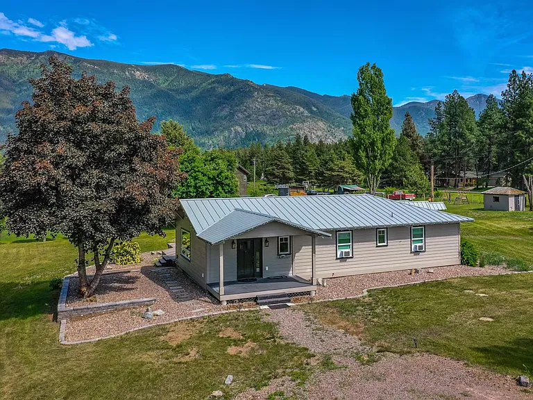 592 Homestake Trl — Photo 1