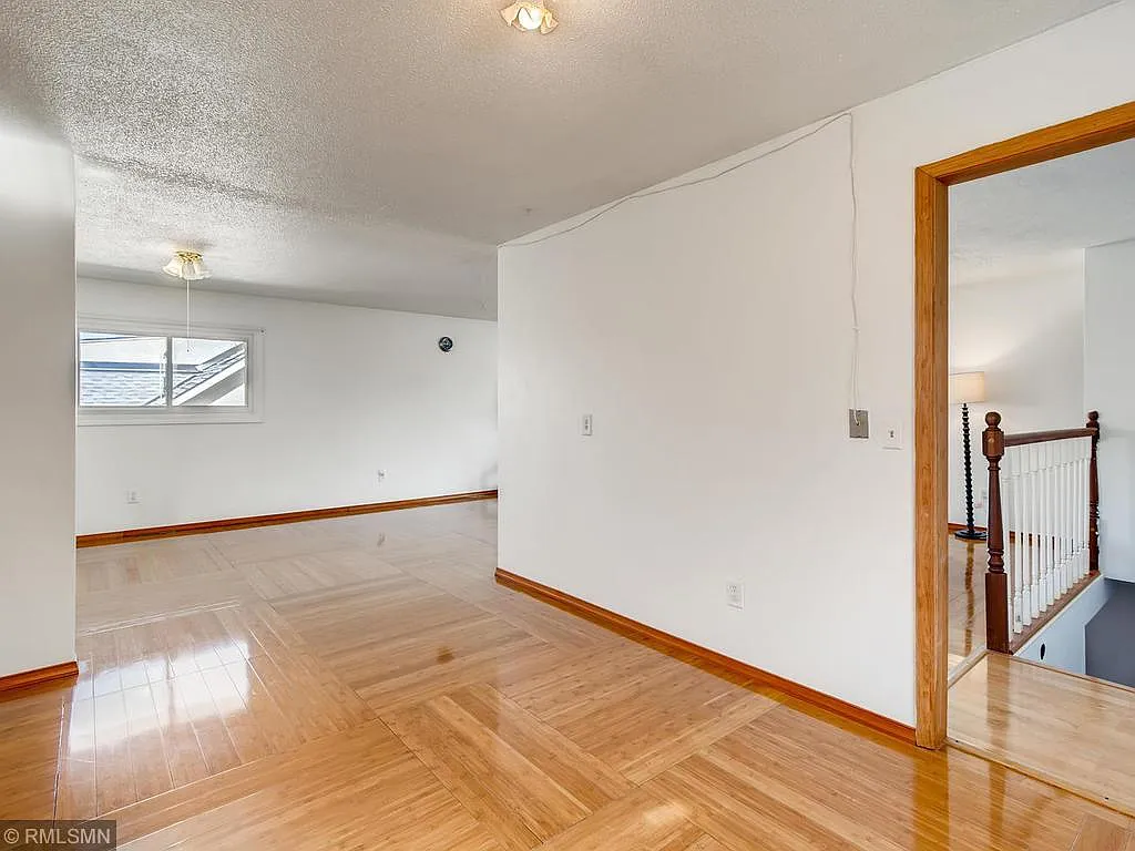 5 bed, 1600 sqft, $680 — Photo 3