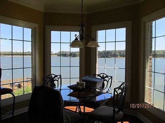 2nd image of 2104 Kingfisher Ln