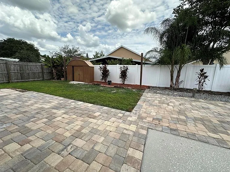 10707 Flycast Cir — Photo 32