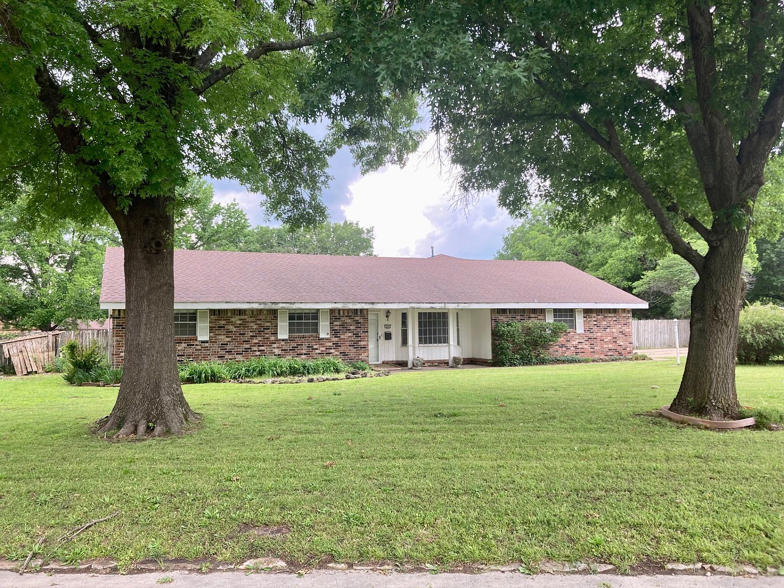 220 E 2nd Ave, Caney, KS 67333 MLS 11179007 Zillow