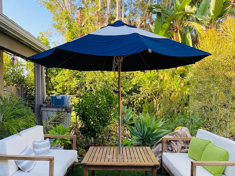 Front outdoor area