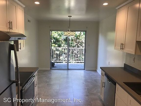 3rd image of 630 S El Camino Real APT 9