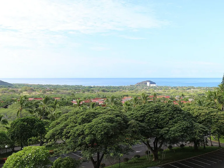 View of Lahilahi Point and Makaha Beach