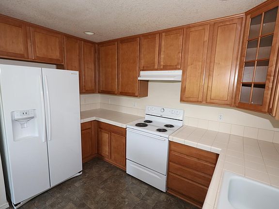 3rd image of 4047 Thoroughbred Ave SE