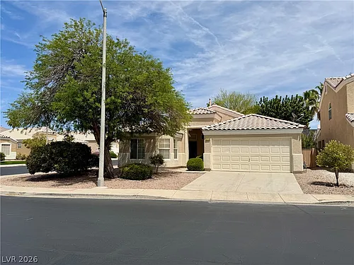 276 Heatherstone St Photo 1