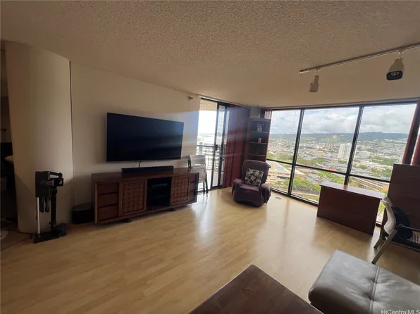 60 N Beretania St APT 2102, Honolulu, HI 96817