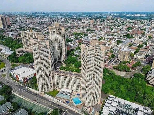 7004 Boulevard East APT 7C, West New York, NJ 07093