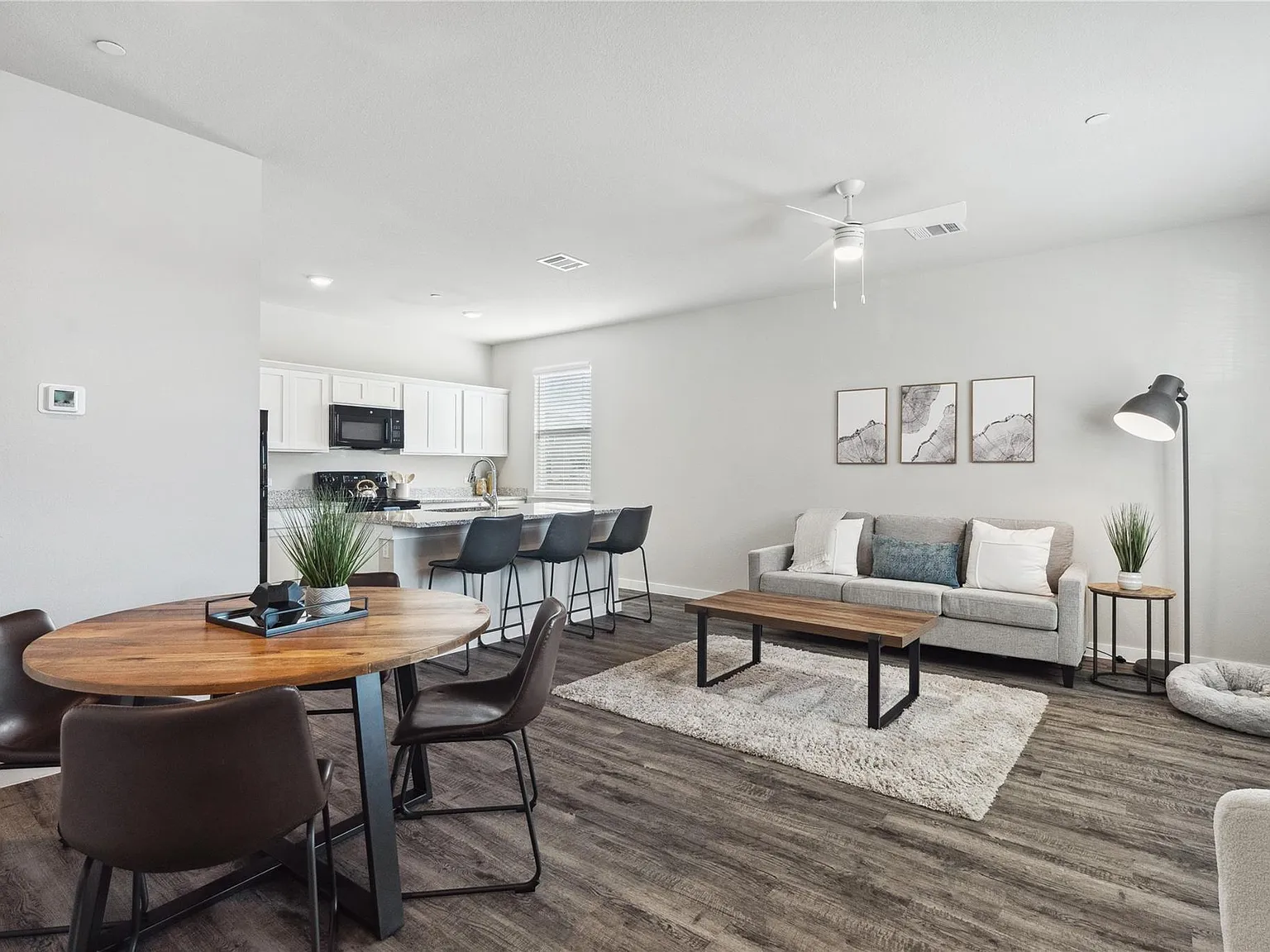 2 bed, 2.5 bath, 1086 sqft, $1,750 — Photo 4