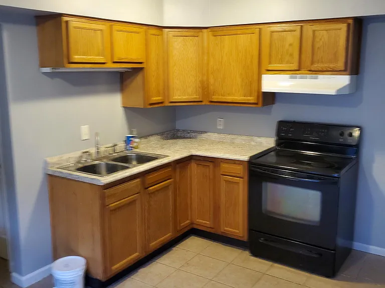 398 S Napoleon Ave — Photo 7