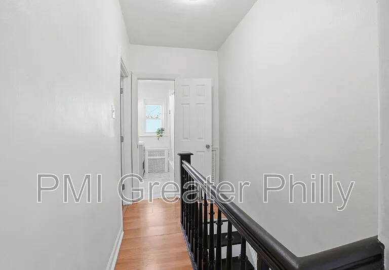 1916 S Salford St — Photo 11