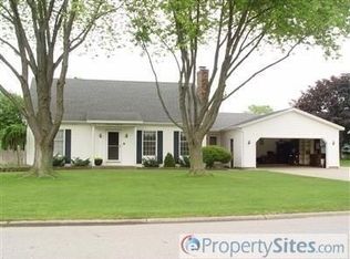 2674 Creek View Dr, Zeeland, MI 49464