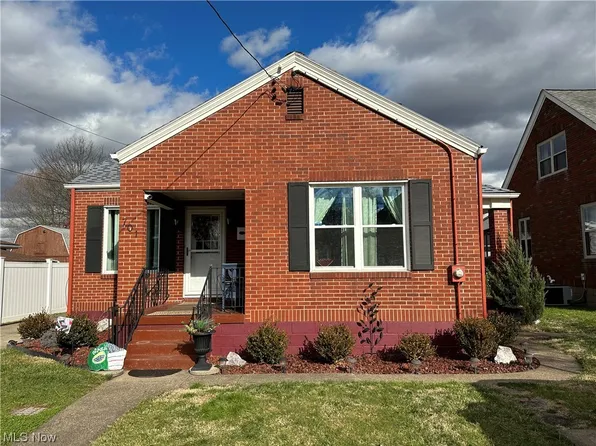 701 17th St, Vienna, WV 26105