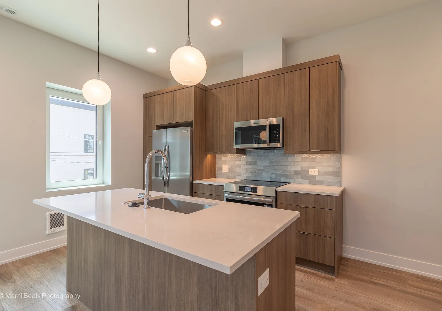 2 bed, 926 sqft, $2,100 — Photo 4