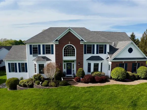 58 Royale Dr, Fairport, NY 14450
