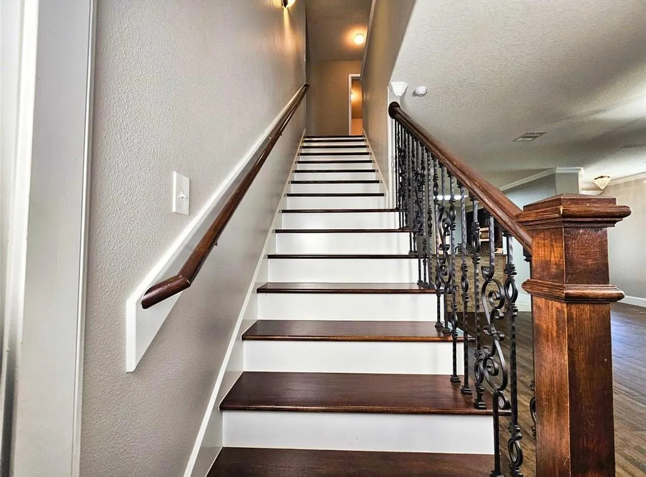 5 bed, $3,200 — Photo 2