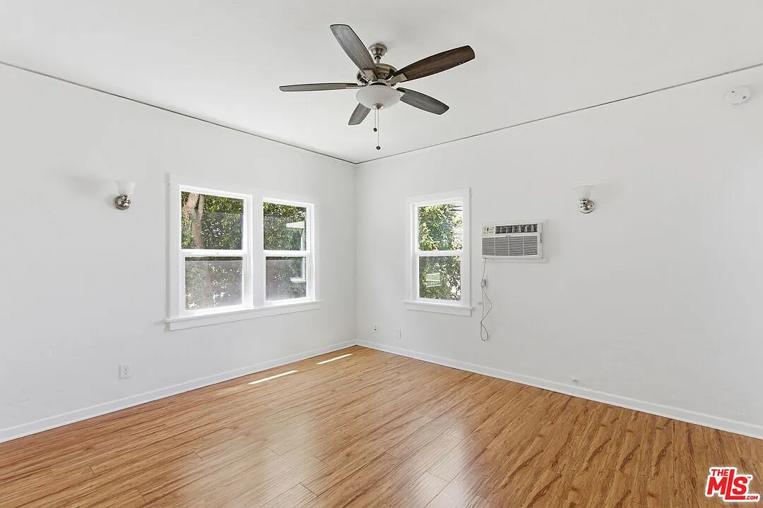 Building Photo - 1603 1/2 N Harvard Blvd